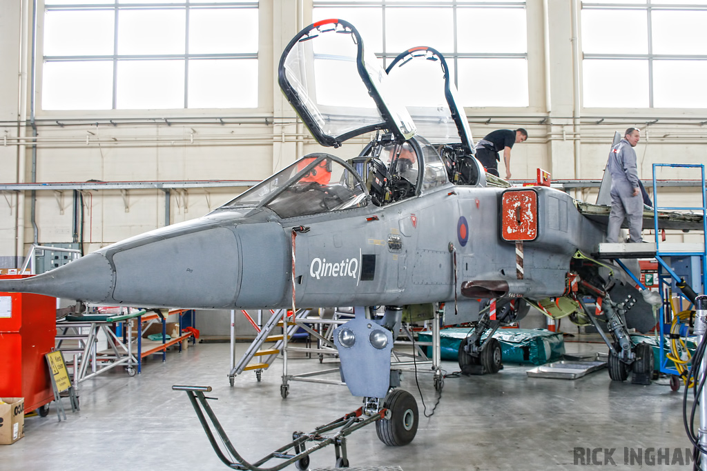 Sepecat Jaguar T2A - XX833 / Z - QinetiQ
