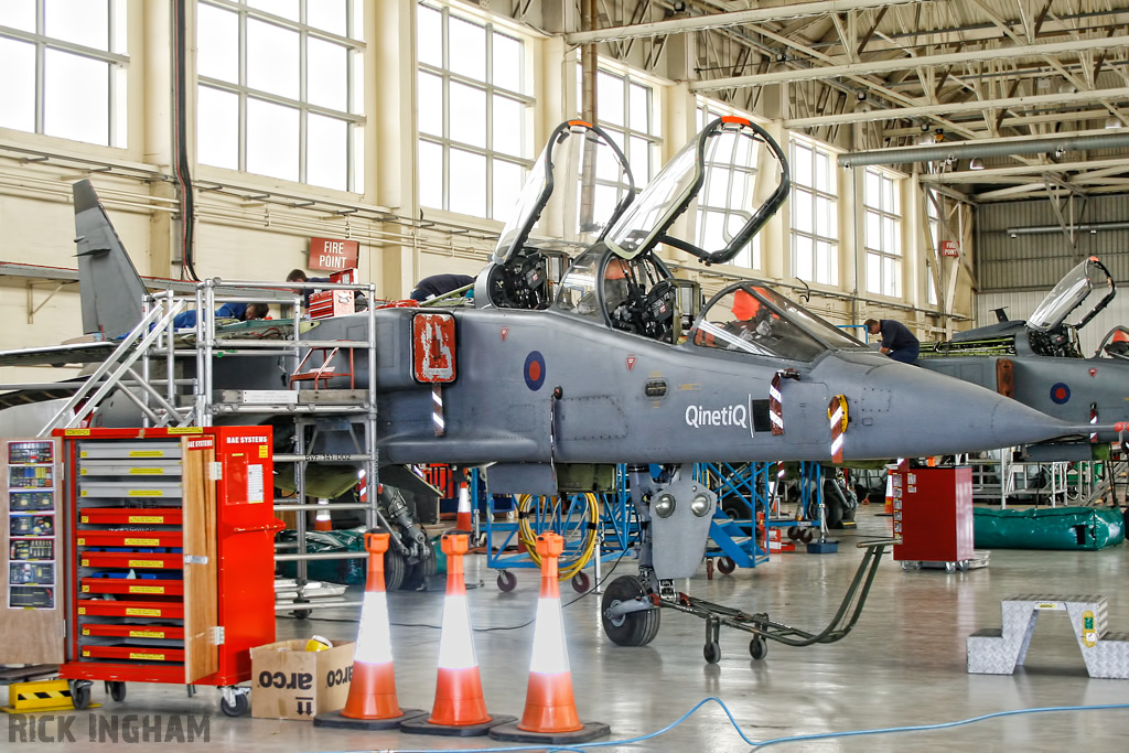 Sepecat Jaguar T2A - XX833 / Z - QinetiQ