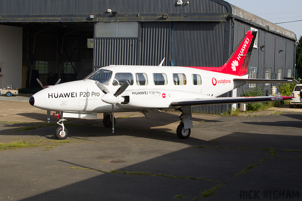 Piper PA-31 Navajo - G-YEOM