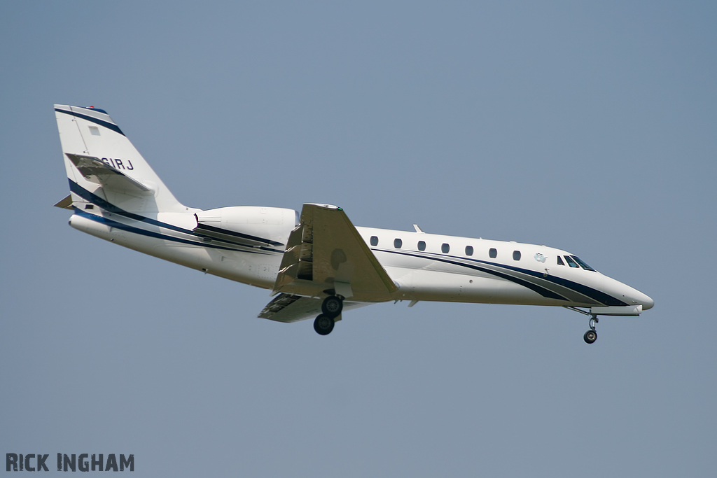 Cessna 680 Citation - G-SIRJ - BookaJet