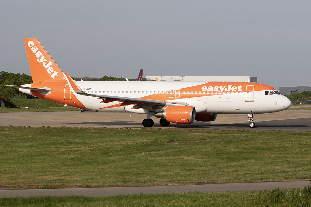 Airbus A320-214 - G-EJCP - easyJet