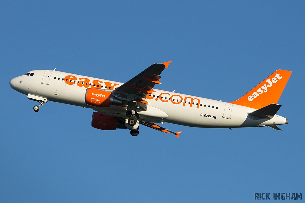 Airbus A320-214 - G-EZWK - EasyJet