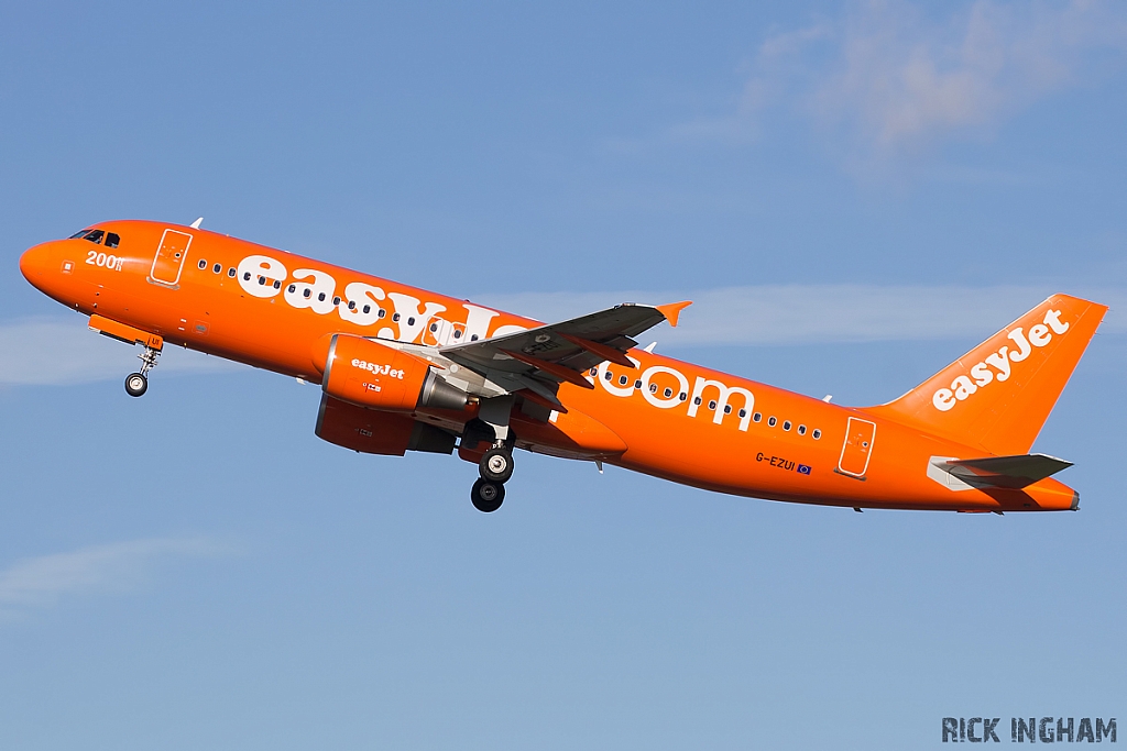 Airbus A320-214 - G-EZUI - EasyJet