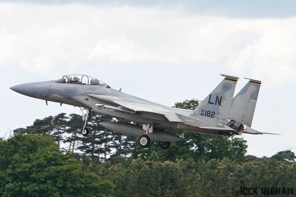 McDonnell Douglas F-15D Eagle - 86-0182 - USAF