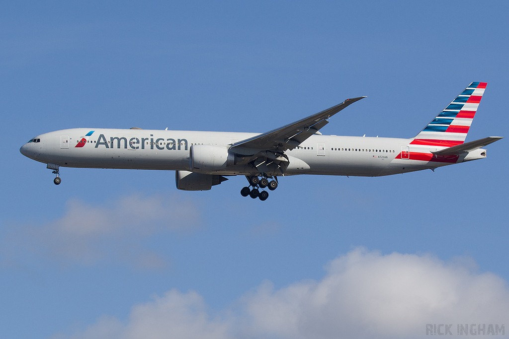 Boeing 777-323ER - N723AN - American Airlines