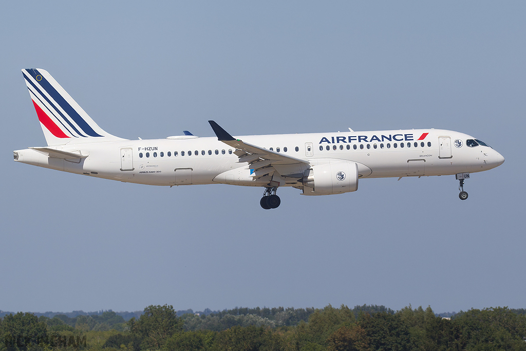 Airbus A220-300 - F-HZUN - Air France