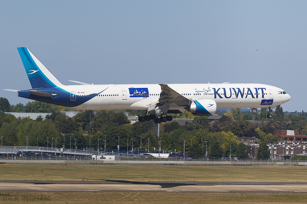 Boeing 777-269ER - 9K-AOC - Kuwait Airways