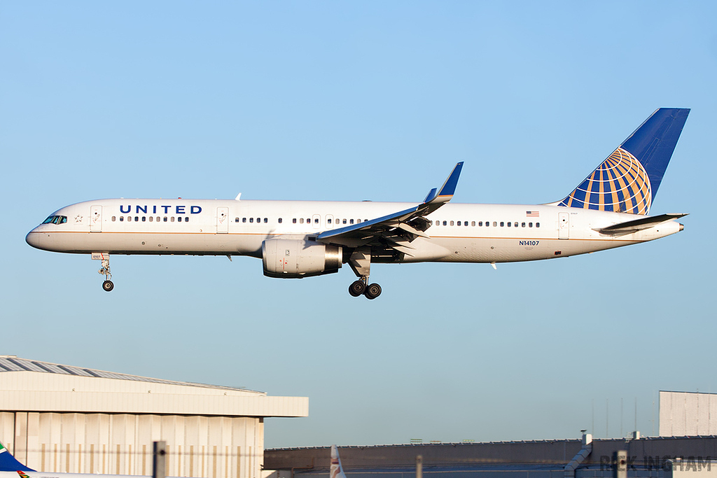 Boeing 757-224WL - N14107 - United Airlines