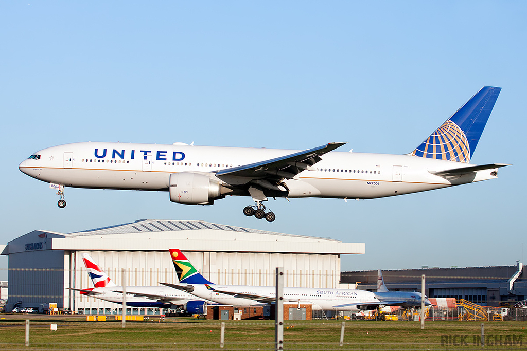 Boeing 777-224ER - N77006 - United Airlines