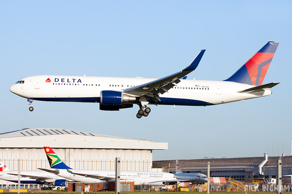 Boeing 767-332ERWL - N171DZ - Delta Airlines