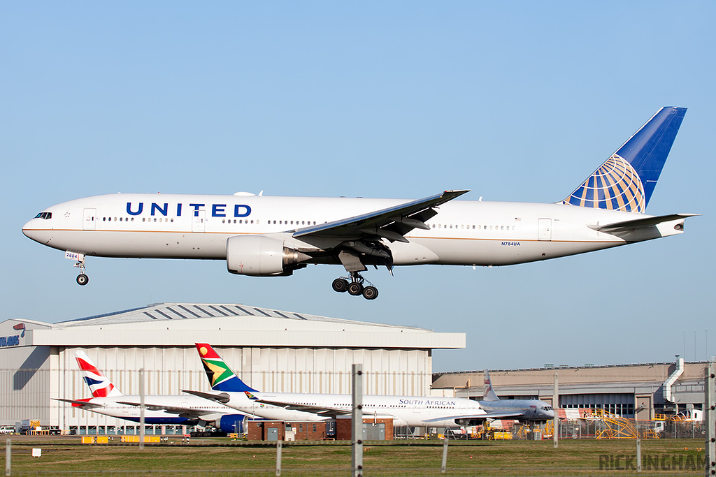 Boeing 777-222ER - N784UA - United Airlines