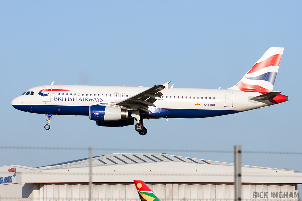 Airbus A320-232 - G-TTOB - British Airways