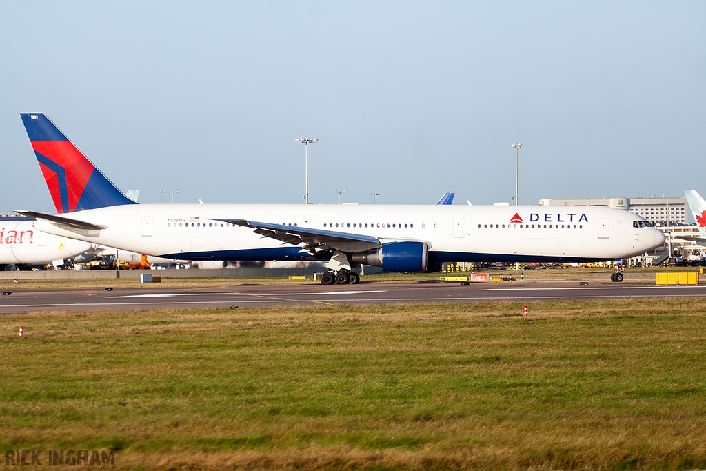 Boeing 767-432ER - N825MH - Delta Airlines