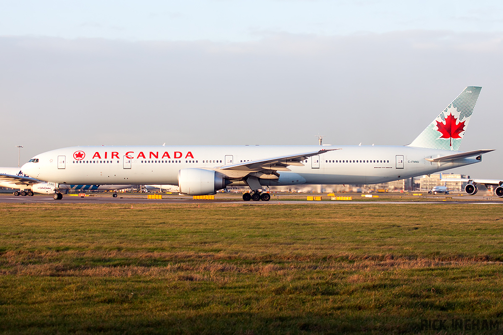 Boeing 777-333ER - C-FNNU - Air Canada