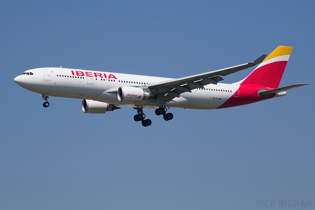 Airbus A330-202 - EC-MKI - Iberia