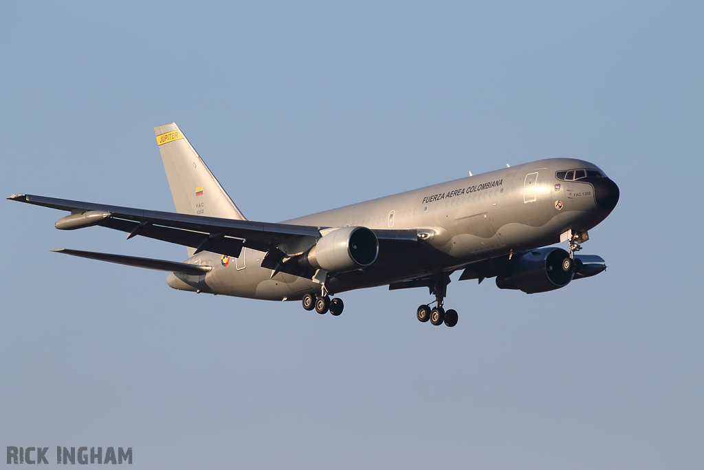 Boeing 767-2J6MMTT - FAC1202 - Colombian Air Force