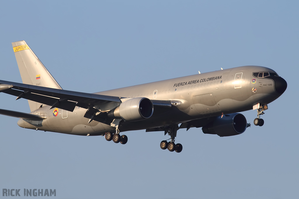 Boeing 767-2J6MMTT - FAC1202 - Colombian Air Force