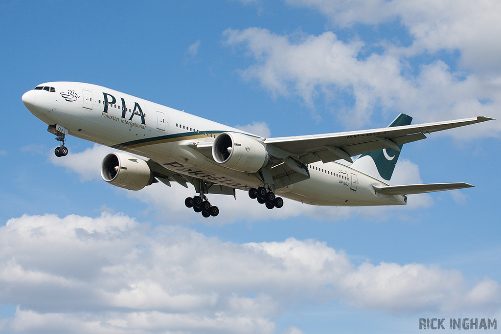 Boeing 777-240ER - AP-BGJ - Pakistan International Airlines