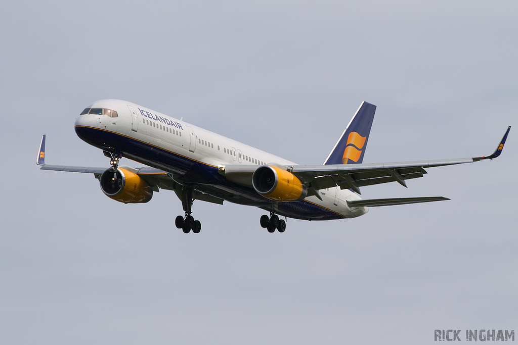 Boeing 757-223 - TF-ISF - Icelandair