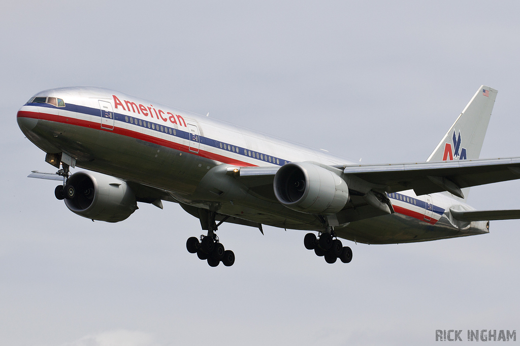 Boeing 777-223 - N767AJ - American Airlines