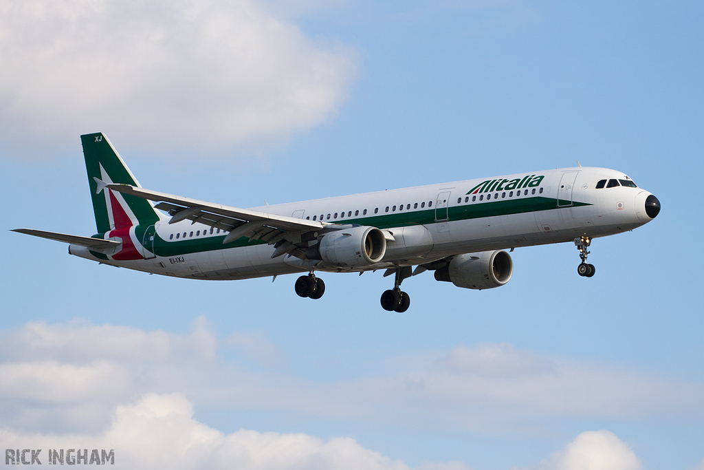 Airbus A321-112 - EI-IXJ - Alitalia