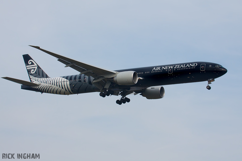 Boeing 777-319ER - ZK-OKQ - Air New Zealand