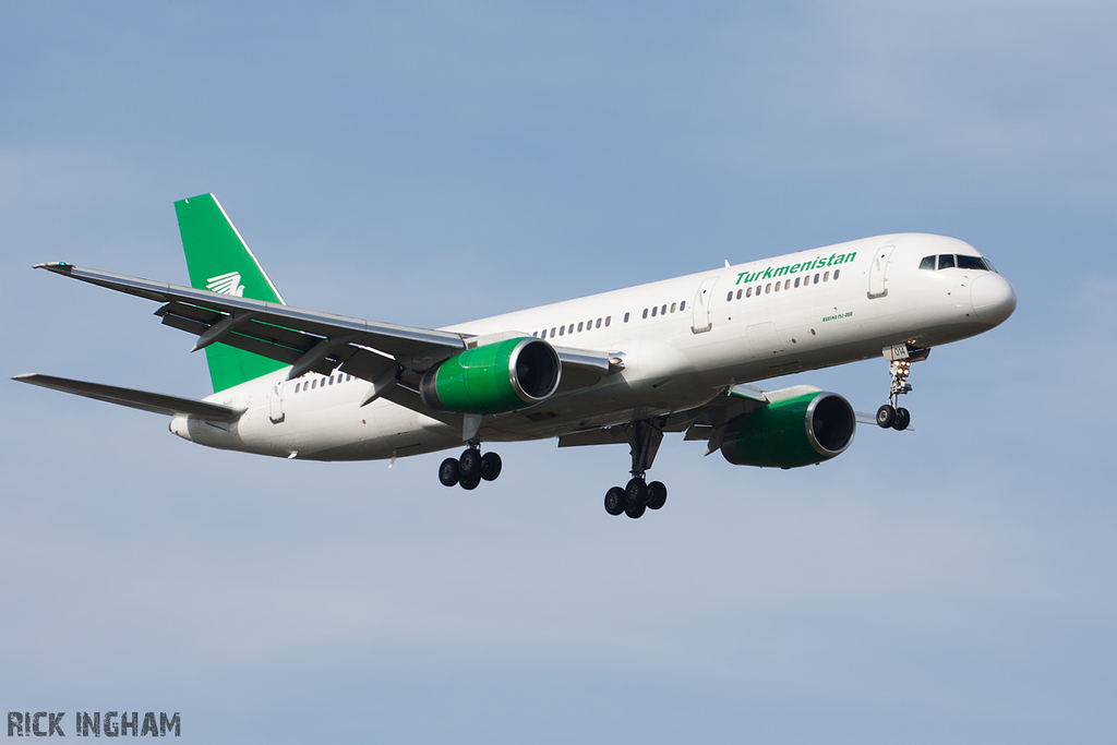 Boeing 757-22K - EZ-A014 - Turkmenistan Airlines