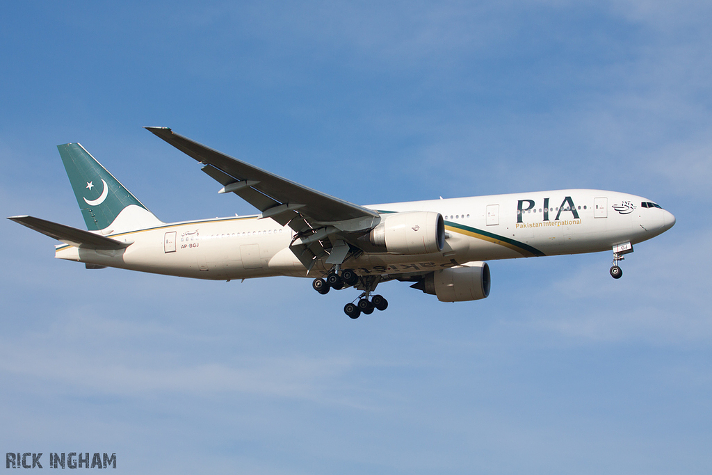 Boeing 777-240ER - AP-BGJ - Pakistan International Airlines