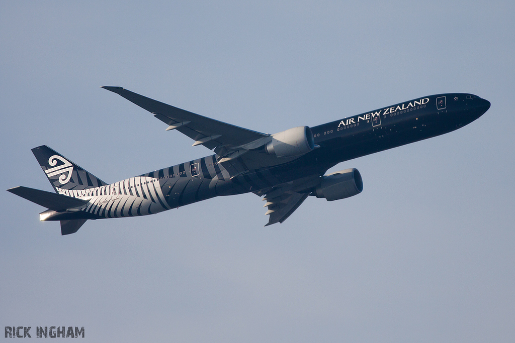 Boeing 777-319ER - ZK-OKQ - Air New Zealand