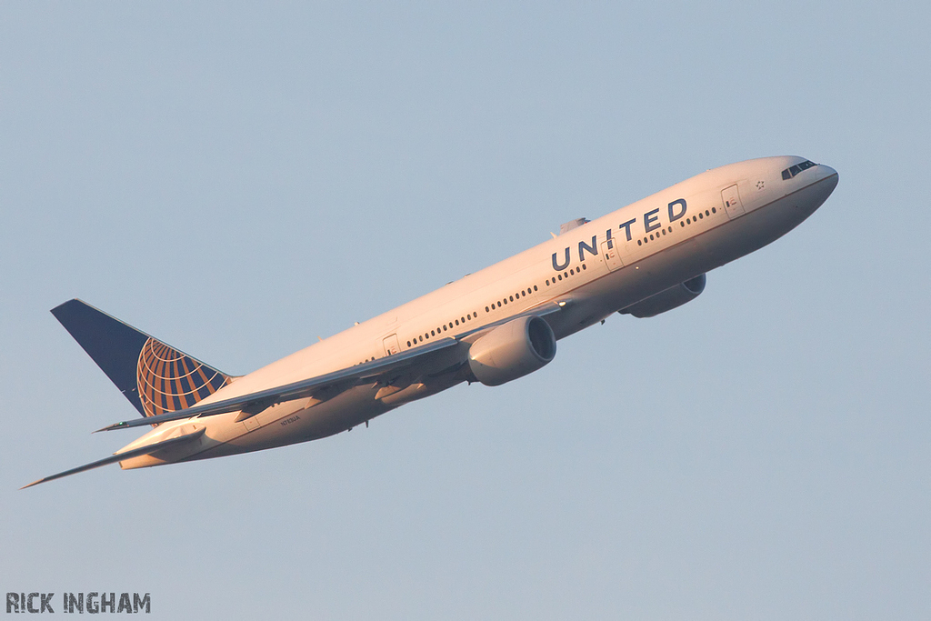 Boeing 777-222ER - N783UA - United Airlines