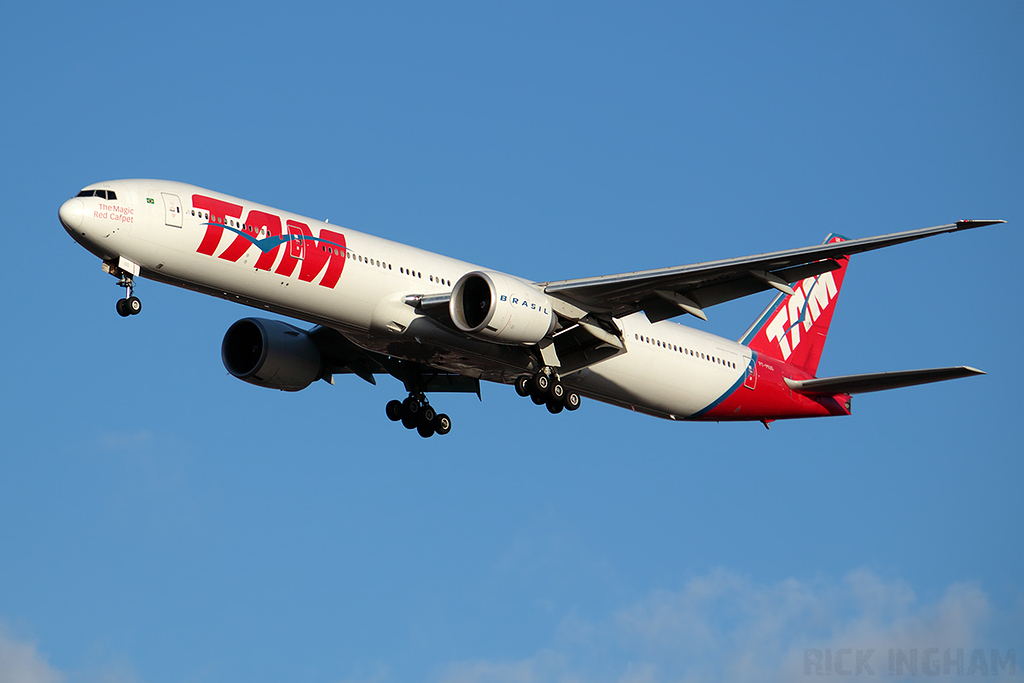 Boeing 777-32WER - PT-MUG - LATAM Brasil