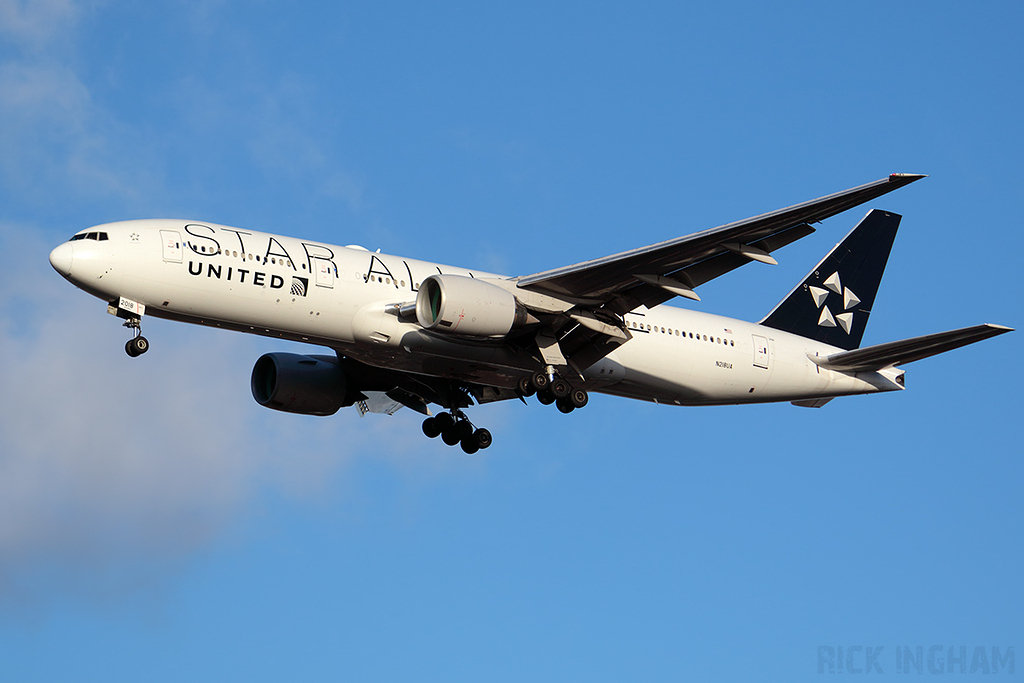 Boeing 777-222ER - N218UA - United Airlines