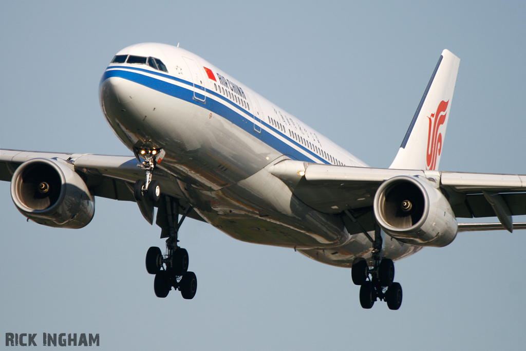 Airbus A330-243 - B-6117 - Air China