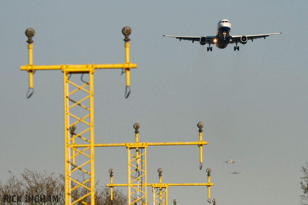 Airbus A320-232 - G-EUUK - British Airways