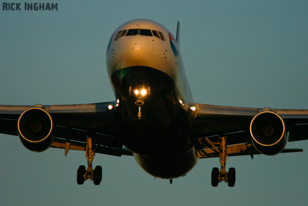 Boeing 767-336ER - G-BNWW - British Airways