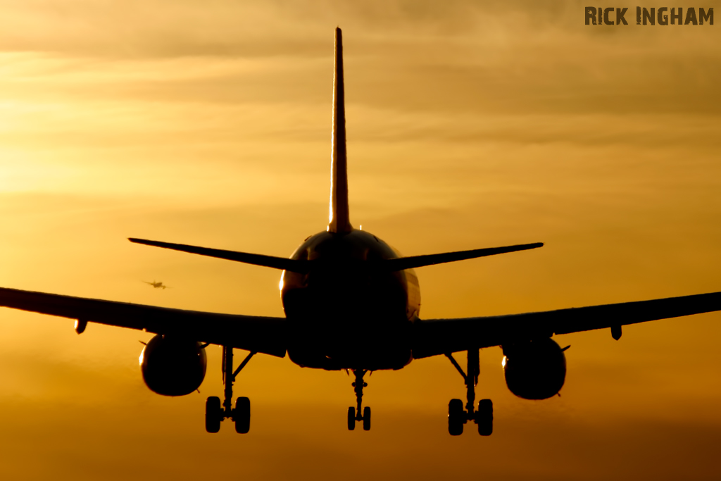 Airbus A319-131 - G-EUPD - British Airways