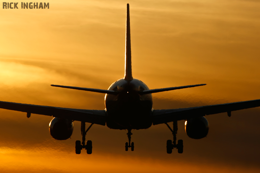 Airbus A320-232 - G-EUUJ - British Airways