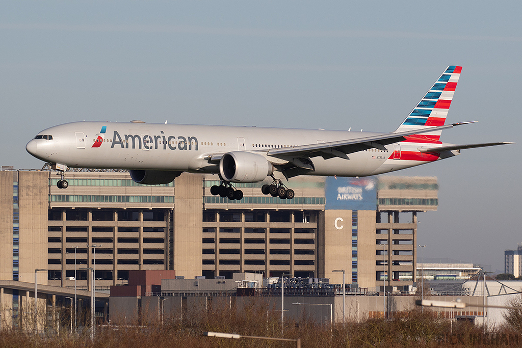 Boeing 777-323ER - N733AR - American Airlines