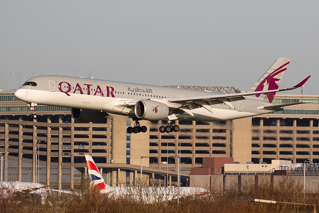 Airbus A350-941 - A7-AMK - Qatar Airways