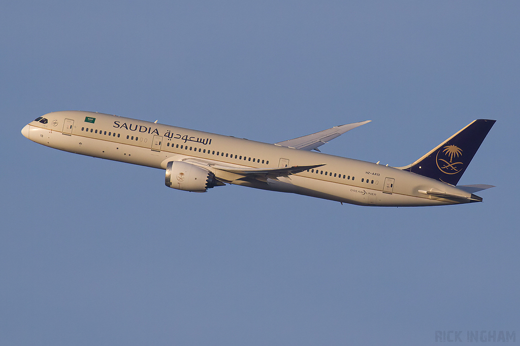 Boeing 787-9 Dreamliner - HZ-AR13 - Saudia