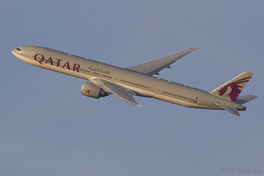 Boeing 777-3DZER - A7-BEQ - Qatar Airways