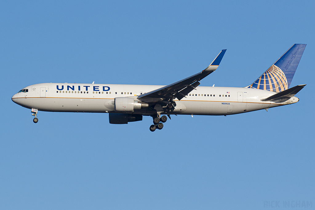 Boeing 767-3CBER - N684UA - United Airlines