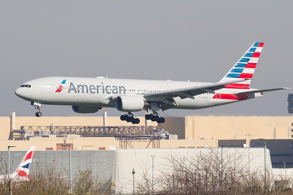 Boeing 777-223ER - N798AN - American Airlines