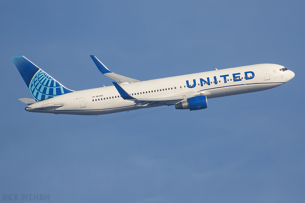 Boeing 767-322ER - N671UA - United Airlines