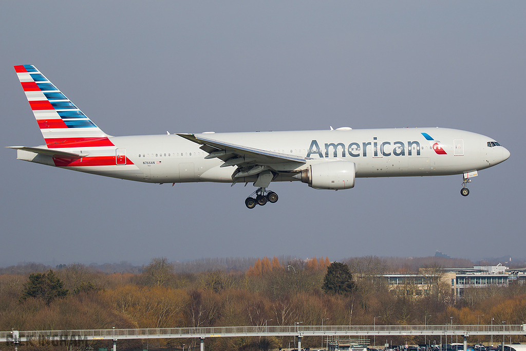 Boeing 777-223ER - N766AN - American Airlines