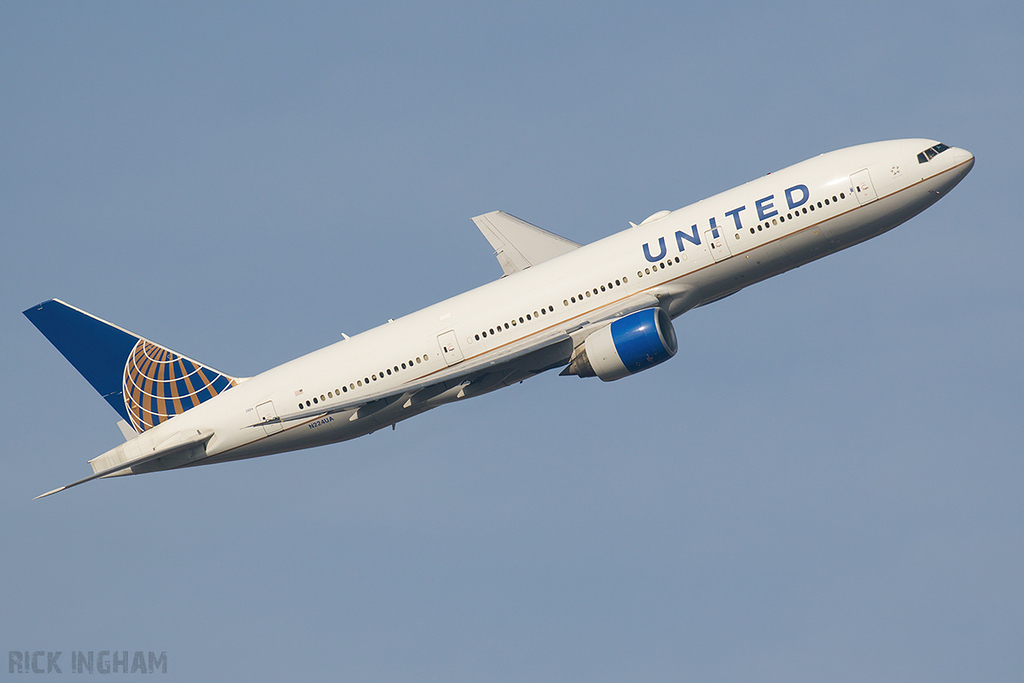 Boeing 777-222ER - N224UA - United Airlines