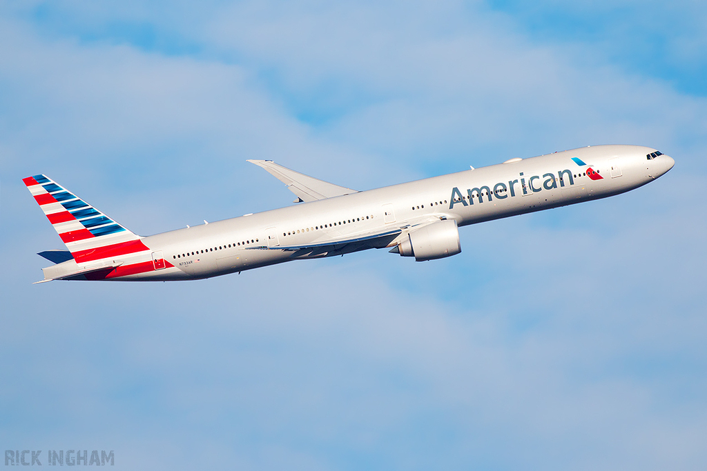 Boeing 777-323ER - N733AR - American Airlines