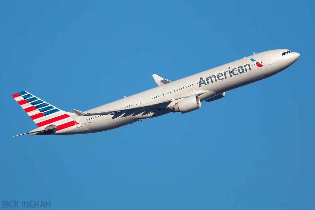 Airbus A330-323 - N271AY - American Airlines