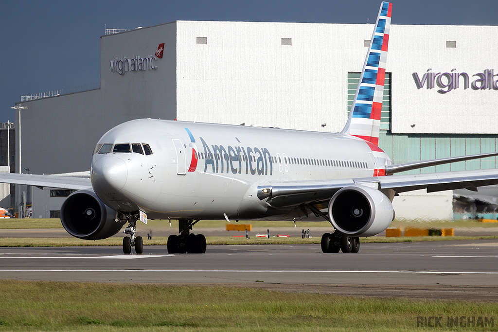 Boeing 767-323ER - N385AM - American Airlines