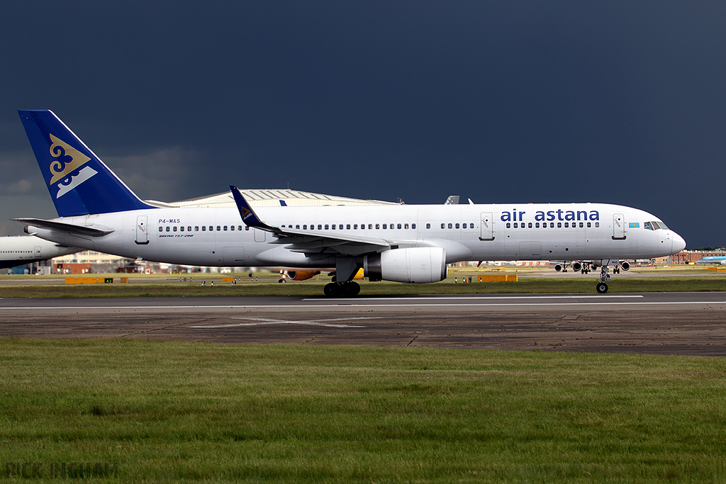 Boeing 757-28A - P4-MAS - Air Astana